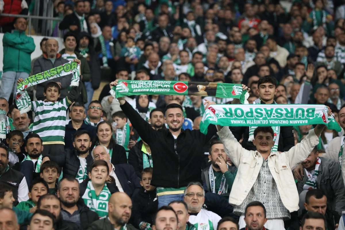 (FOTO GALERİ) Bursaspor-Menemen FK Taraftar Fotoğrafları-2