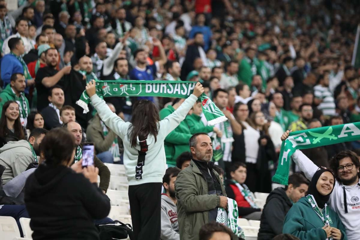 (FOTO GALERİ) Bursaspor-Menemen FK Taraftar Fotoğrafları-2