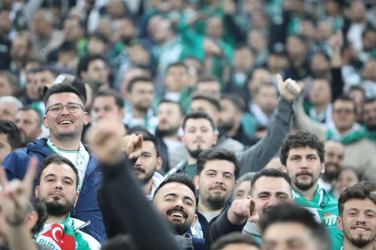 (FOTO GALERİ) Bursaspor-Menemen FK Taraftar Fotoğrafları-2