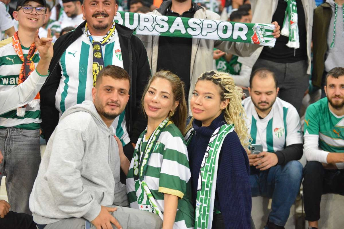 (FOTO GALERİ) Bursaspor-Menemen FK Taraftar Fotoğrafları-3