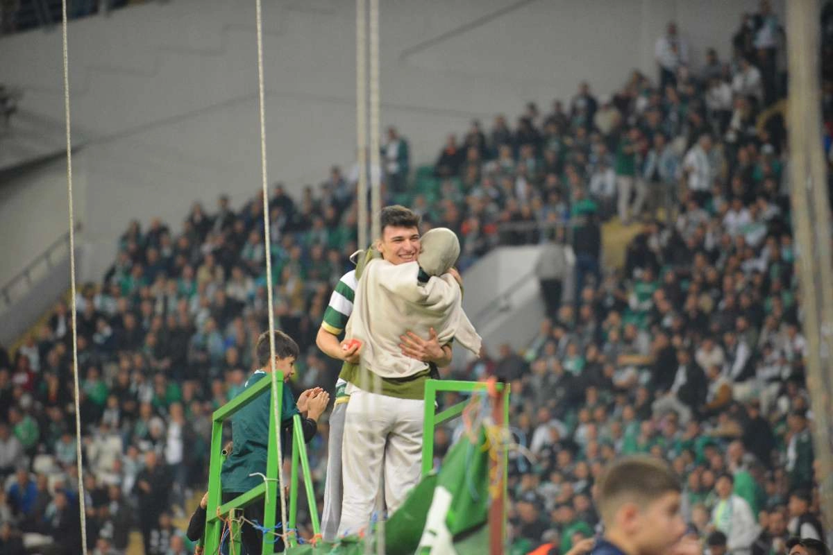 (FOTO GALERİ) Bursaspor-Menemen FK Taraftar Fotoğrafları-3