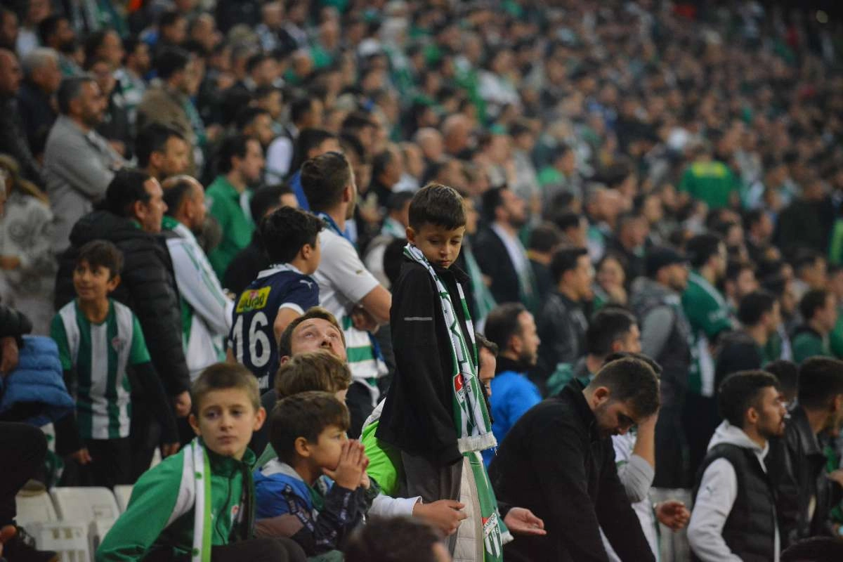 (FOTO GALERİ) Bursaspor-Menemen FK Taraftar Fotoğrafları-3