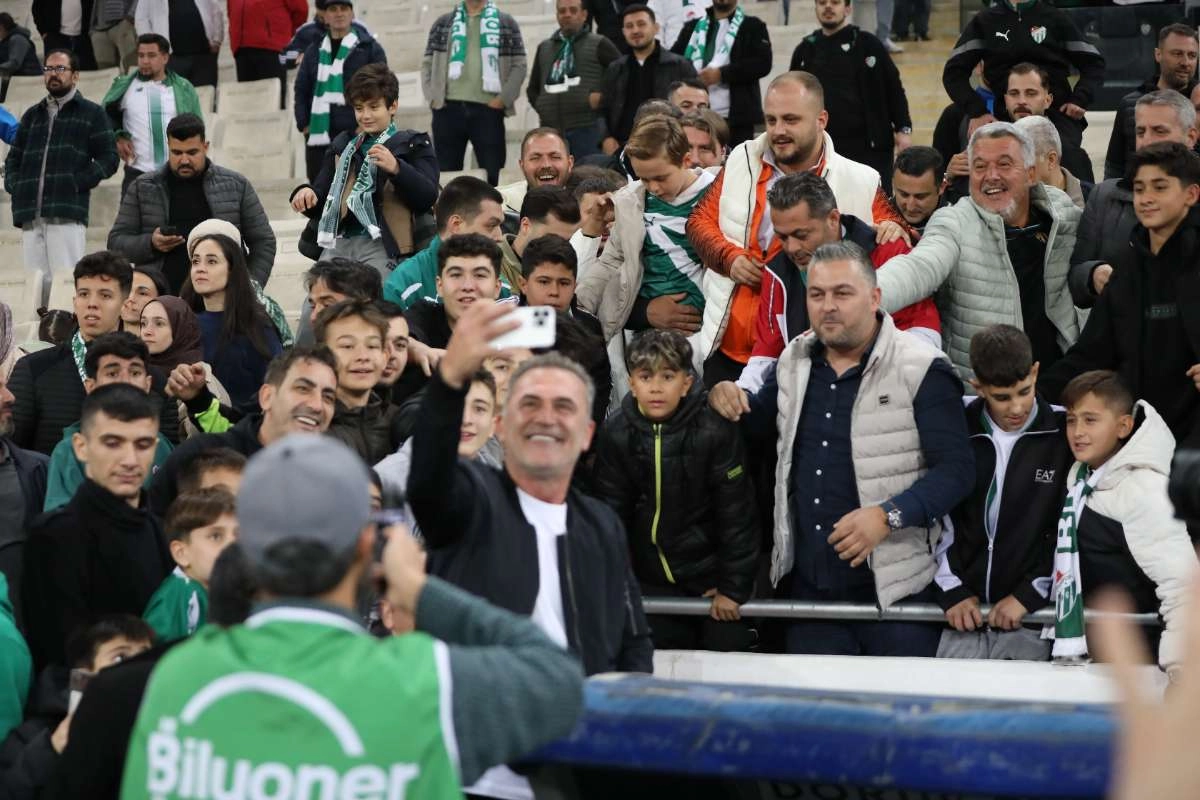 (FOTO GALERİ) Bursaspor-Menemen FK Taraftar Fotoğrafları-2
