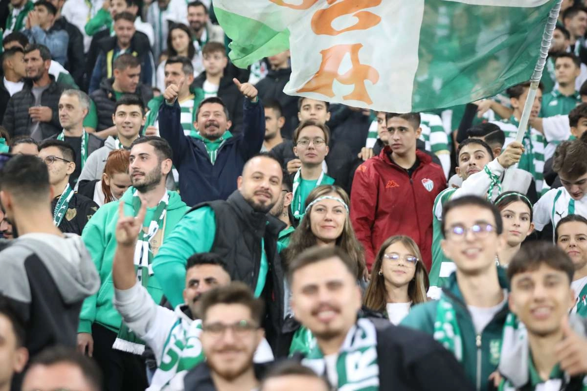 (FOTO GALERİ) Bursaspor-Menemen FK Taraftar Fotoğrafları-2