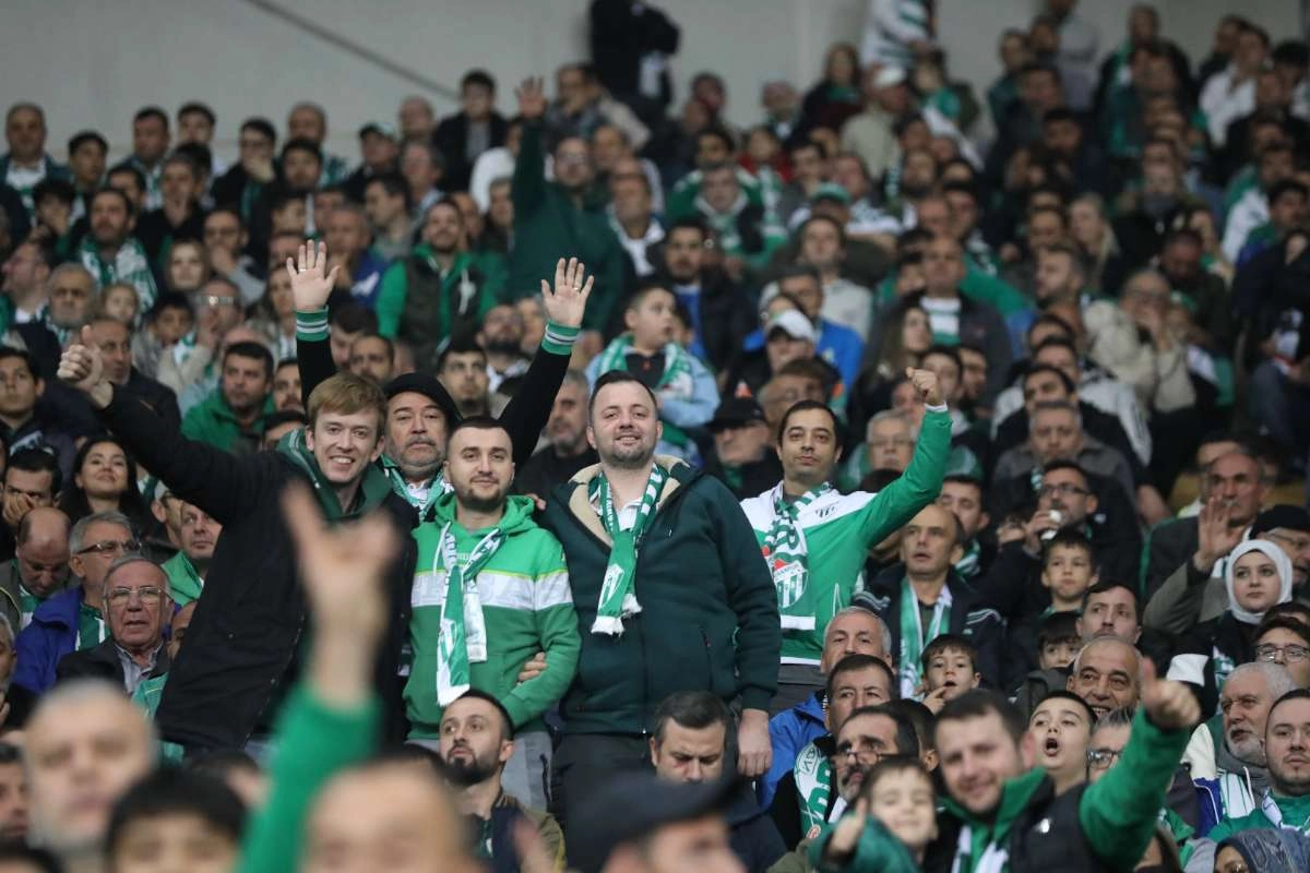 (FOTO GALERİ) Bursaspor-Menemen FK Taraftar Fotoğrafları-2