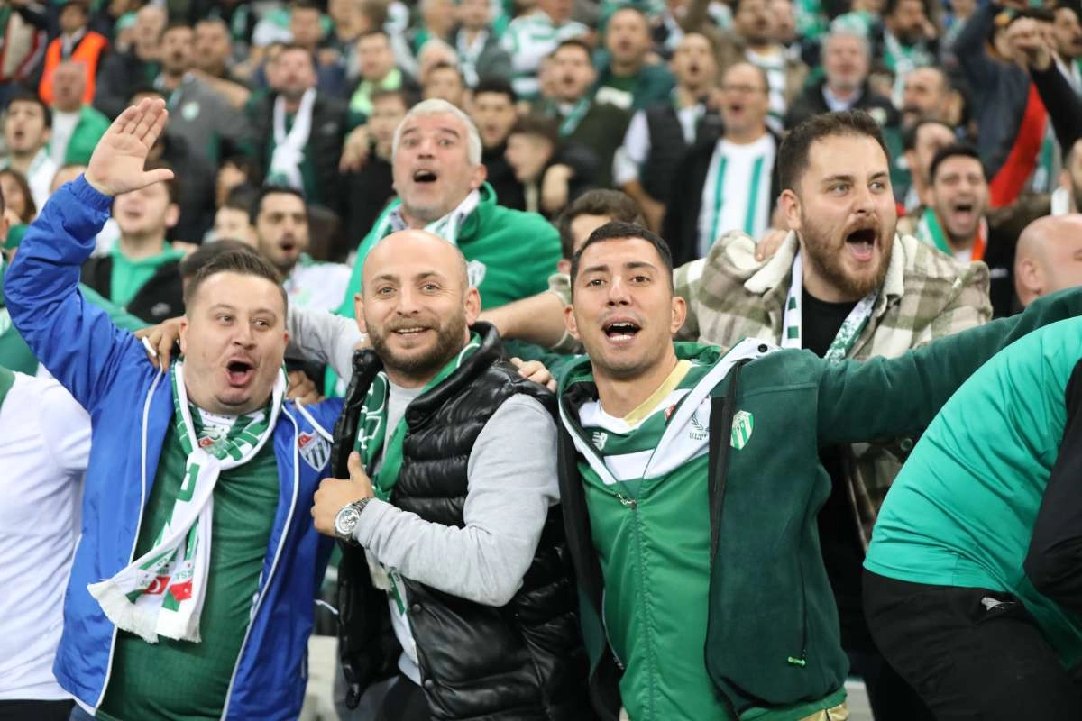 (FOTO GALERİ) Bursaspor-Menemen FK Taraftar Fotoğrafları-2