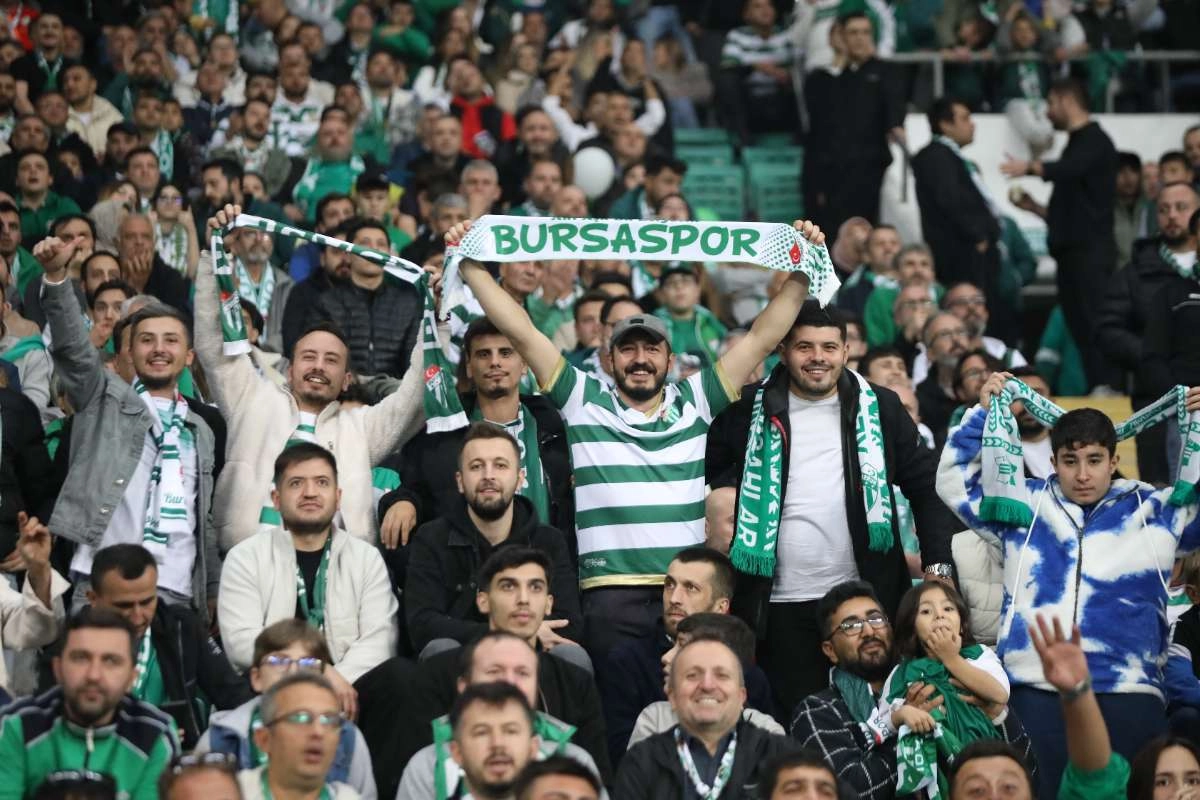(FOTO GALERİ) Bursaspor-Menemen FK Taraftar Fotoğrafları-2