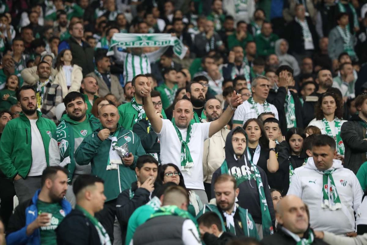 (FOTO GALERİ) Bursaspor-Menemen FK Taraftar Fotoğrafları-2