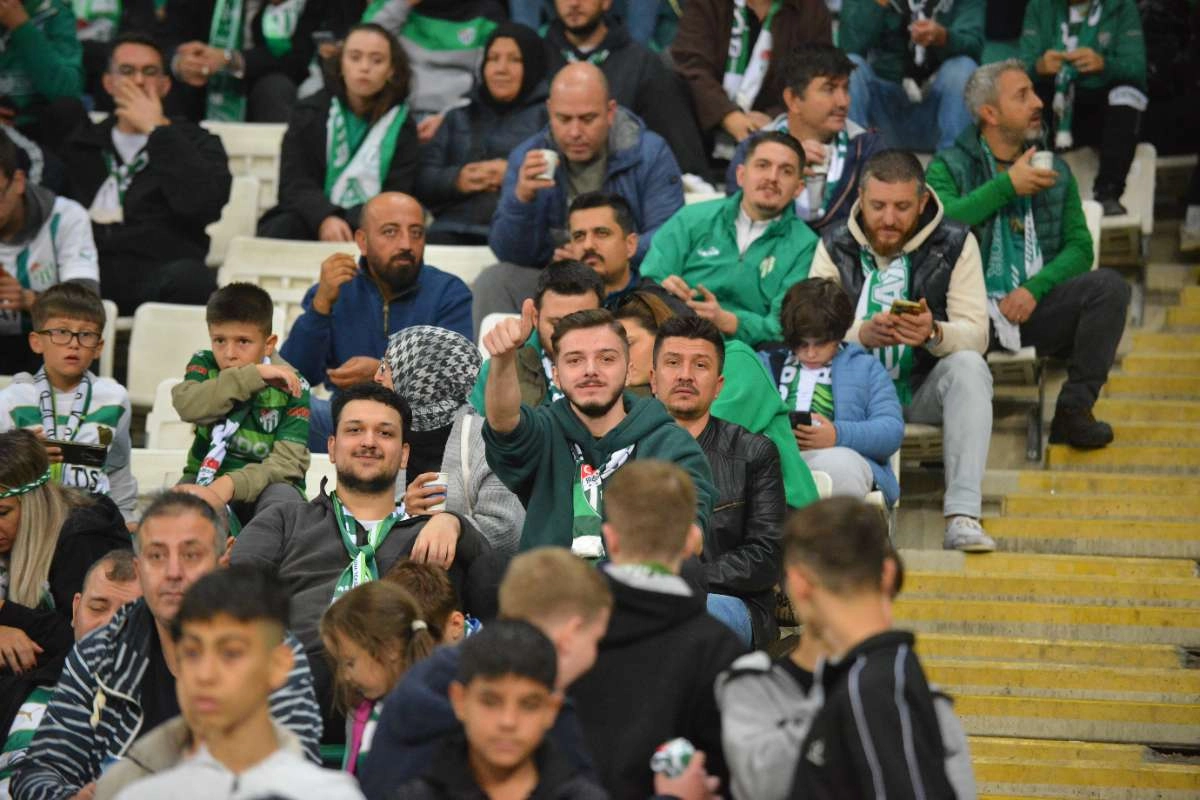(FOTO GALERİ) Bursaspor-Menemen FK Taraftar Fotoğrafları-3