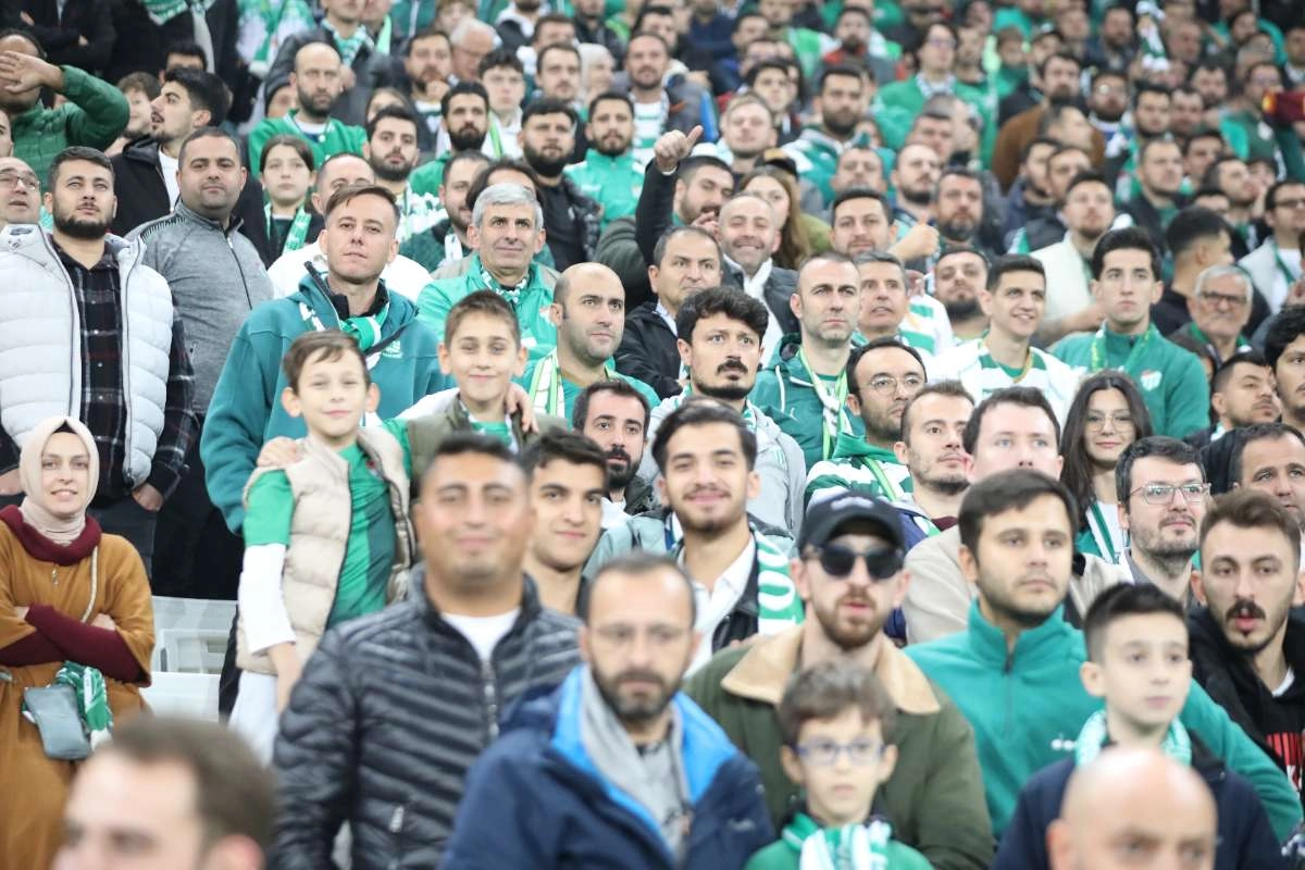 (FOTO GALERİ) Bursaspor-Menemen FK Taraftar Fotoğrafları-2