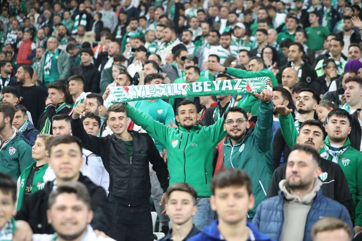 (FOTO GALERİ) Bursaspor-Menemen FK Taraftar Fotoğrafları-2