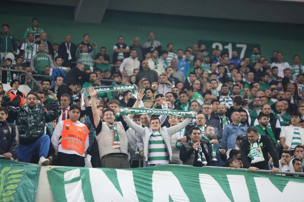 (FOTO GALERİ) Bursaspor-Menemen FK Taraftar Fotoğrafları-2