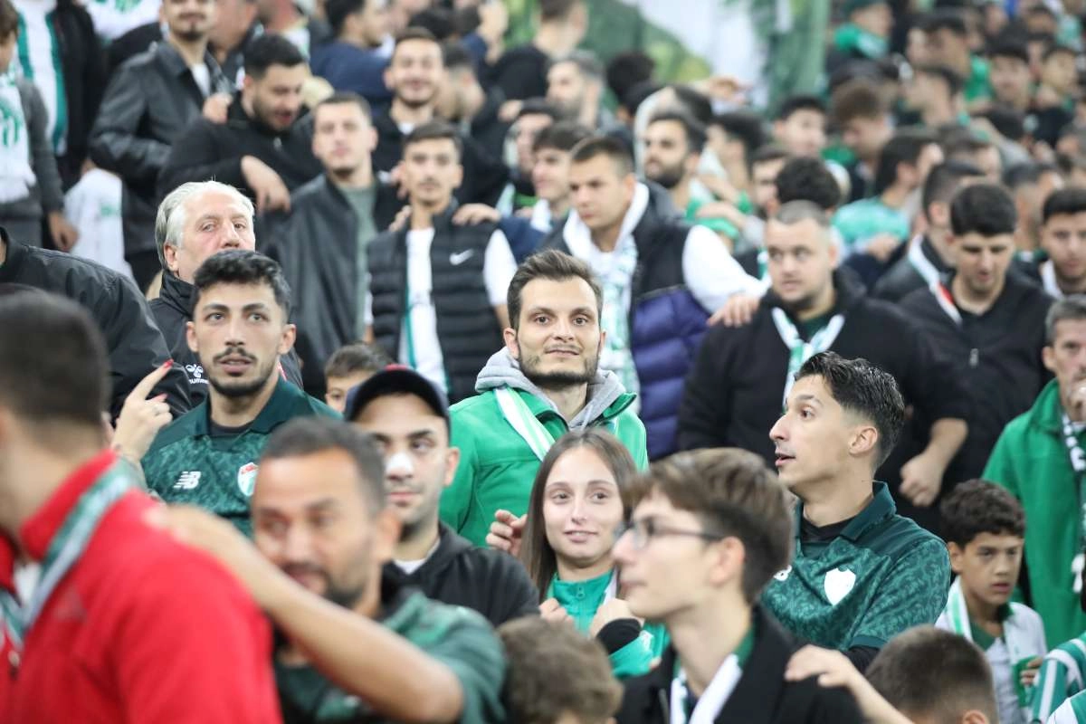 (FOTO GALERİ) Bursaspor-Menemen FK Taraftar Fotoğrafları-2