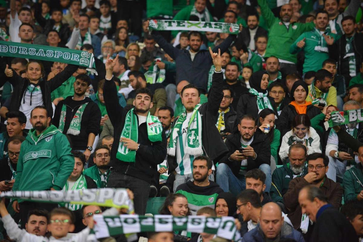 (FOTO GALERİ) Bursaspor-Menemen FK Taraftar Fotoğrafları-3