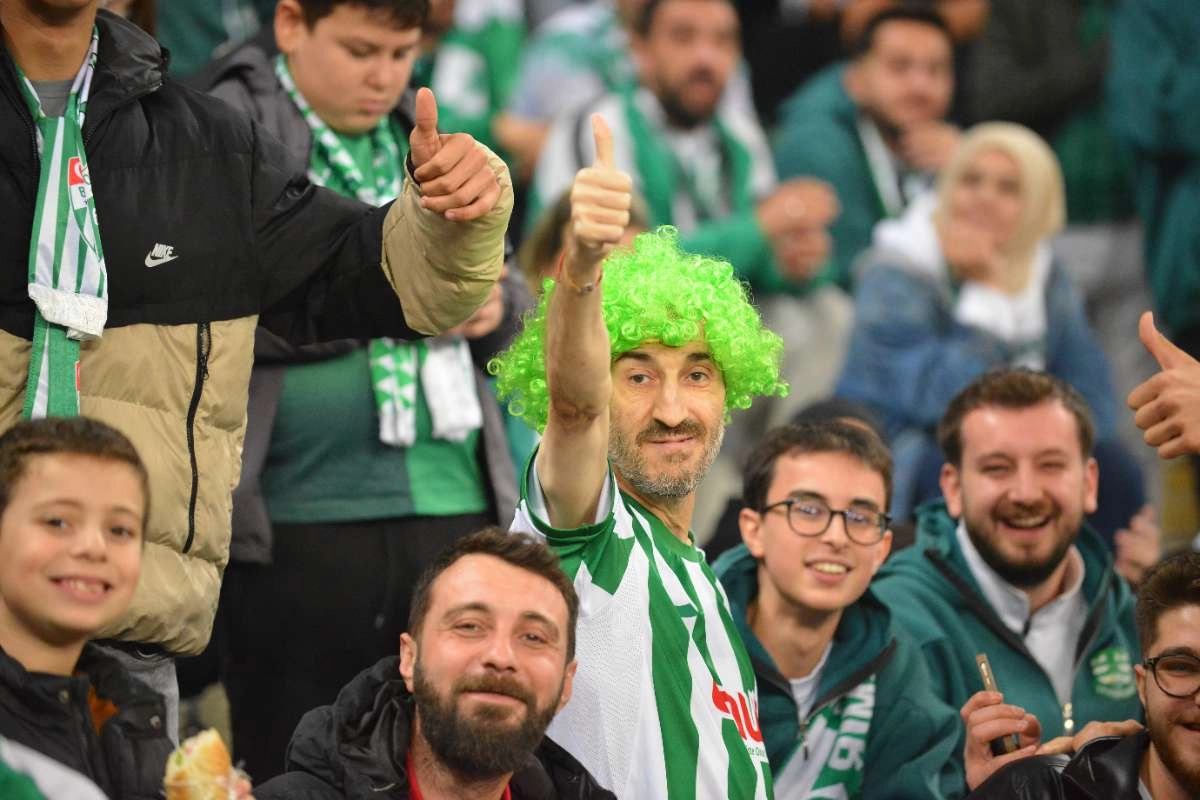 (FOTO GALERİ) Bursaspor-Menemen FK Taraftar Fotoğrafları-3
