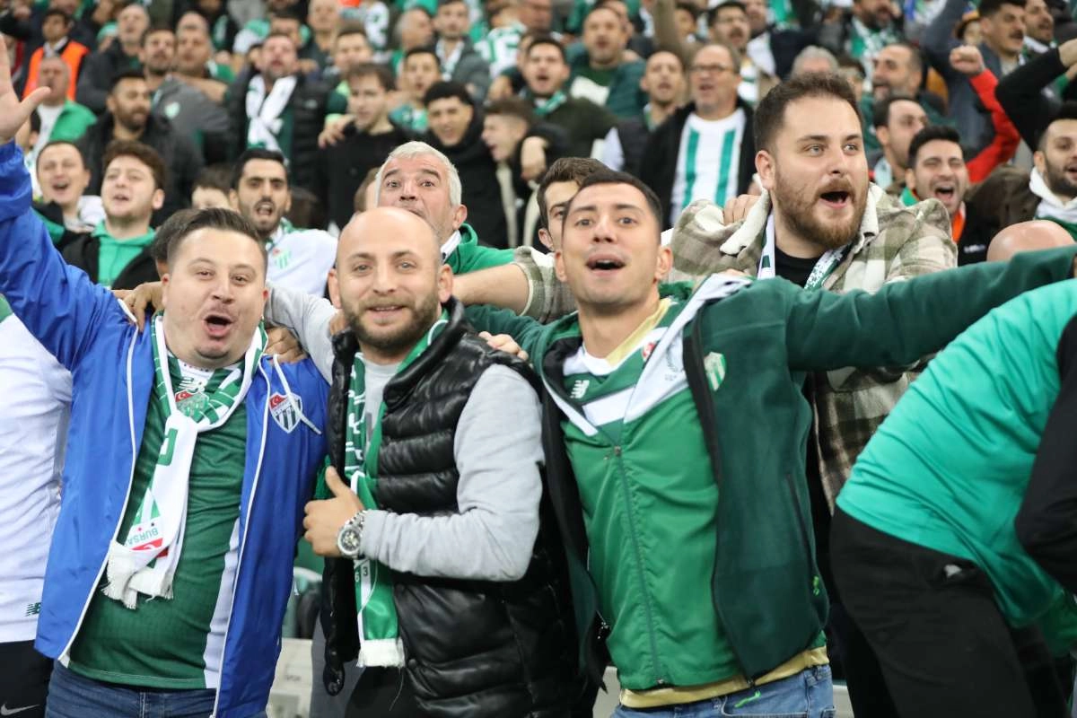 (FOTO GALERİ) Bursaspor-Menemen FK Taraftar Fotoğrafları-2