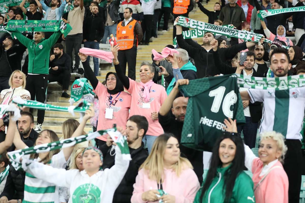 (FOTO GALERİ) Bursaspor-Menemen FK Taraftar Fotoğrafları-2
