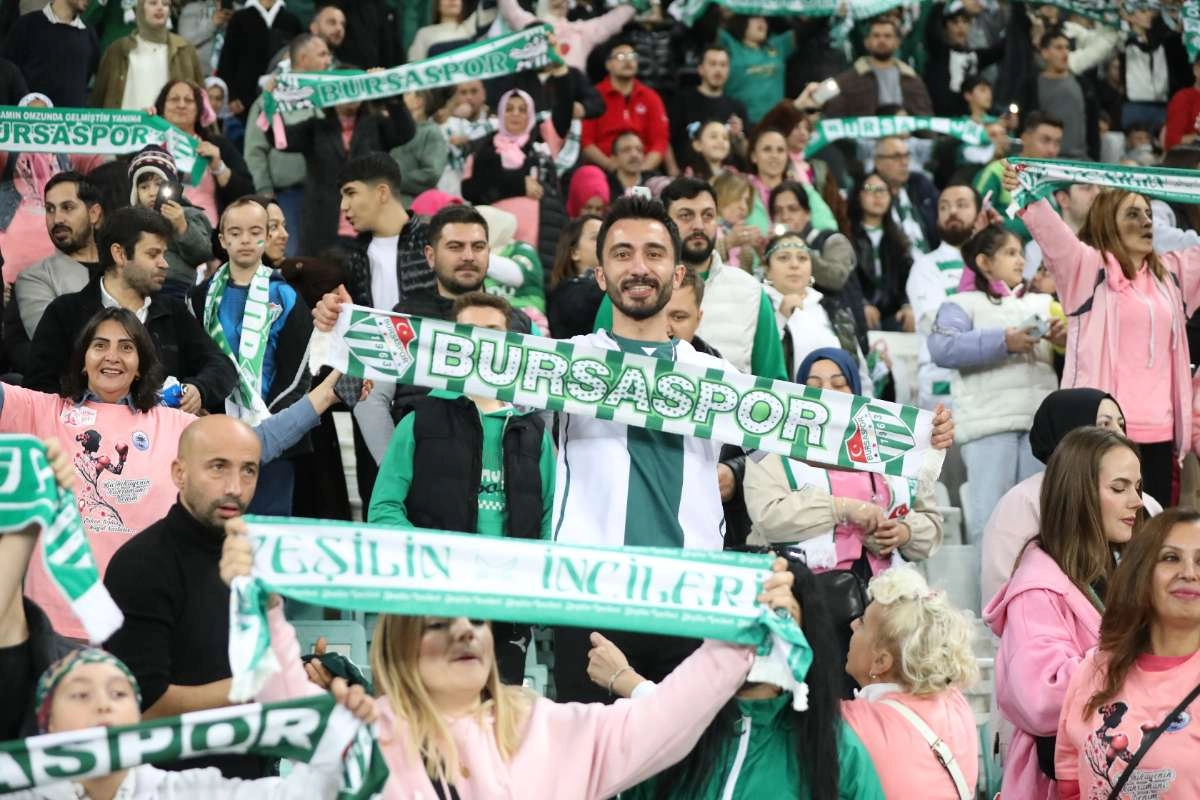 (FOTO GALERİ) Bursaspor-Menemen FK Taraftar Fotoğrafları-2