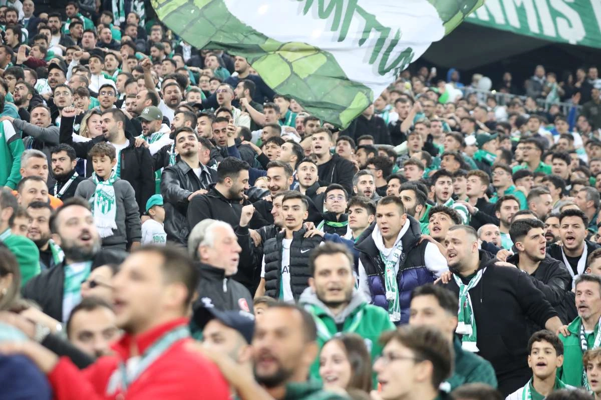 (FOTO GALERİ) Bursaspor-Menemen FK Taraftar Fotoğrafları-2