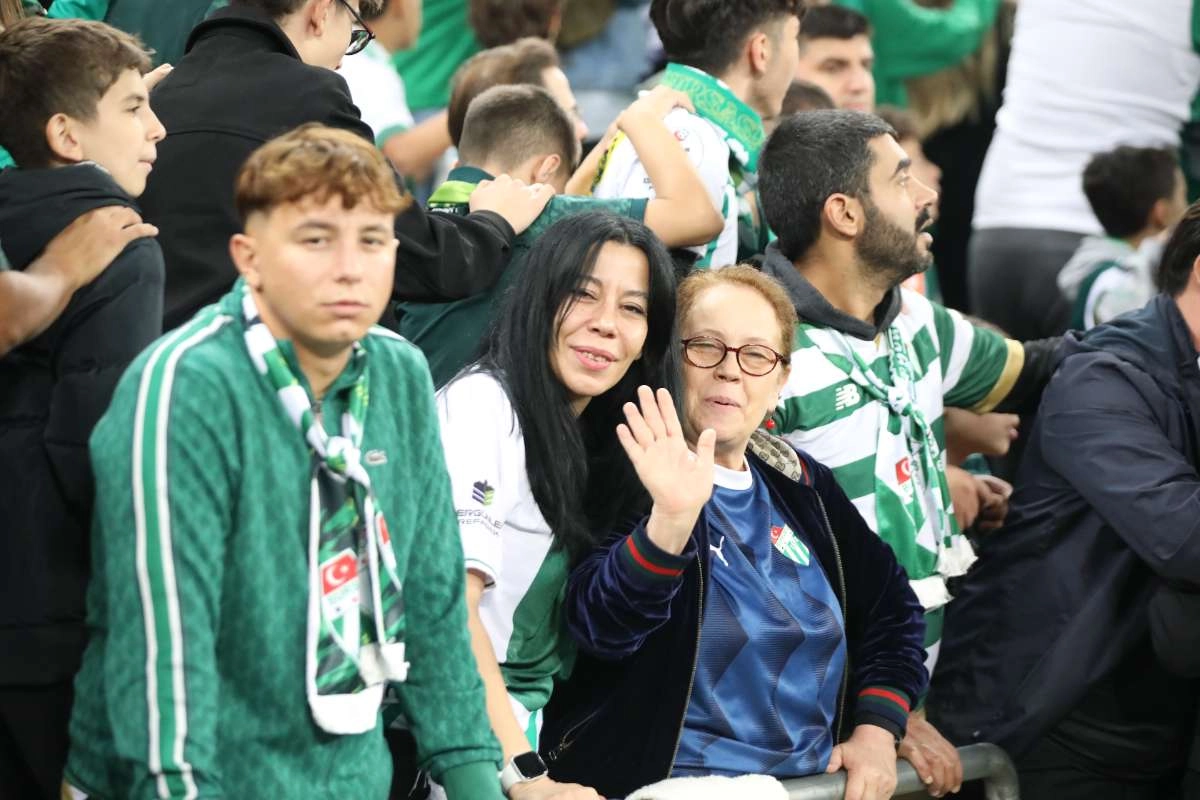 (FOTO GALERİ) Bursaspor-Menemen FK Taraftar Fotoğrafları-2