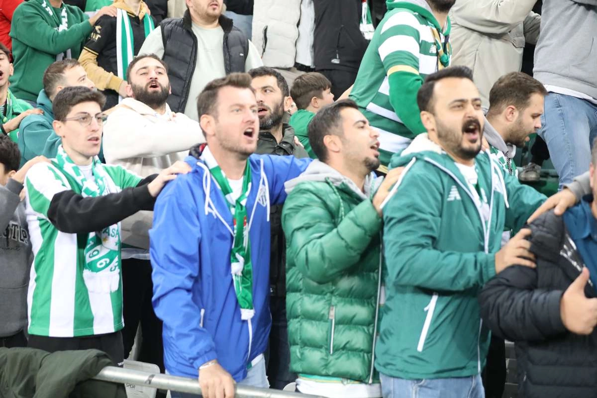 (FOTO GALERİ) Bursaspor-Menemen FK Taraftar Fotoğrafları-2