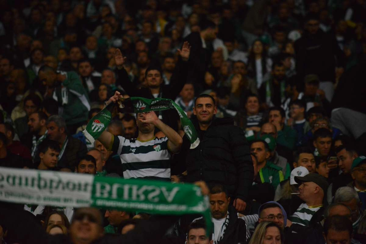 (FOTO GALERİ) Bursaspor-Menemen FK Taraftar Fotoğrafları-3