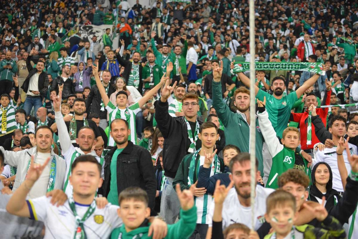 (FOTO GALERİ) Bursaspor-Menemen FK Taraftar Fotoğrafları-3