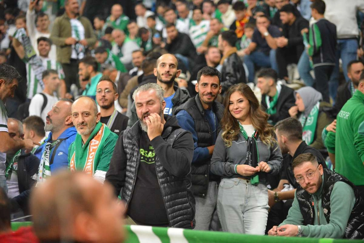 (FOTO GALERİ) Bursaspor-Menemen FK Taraftar Fotoğrafları-3
