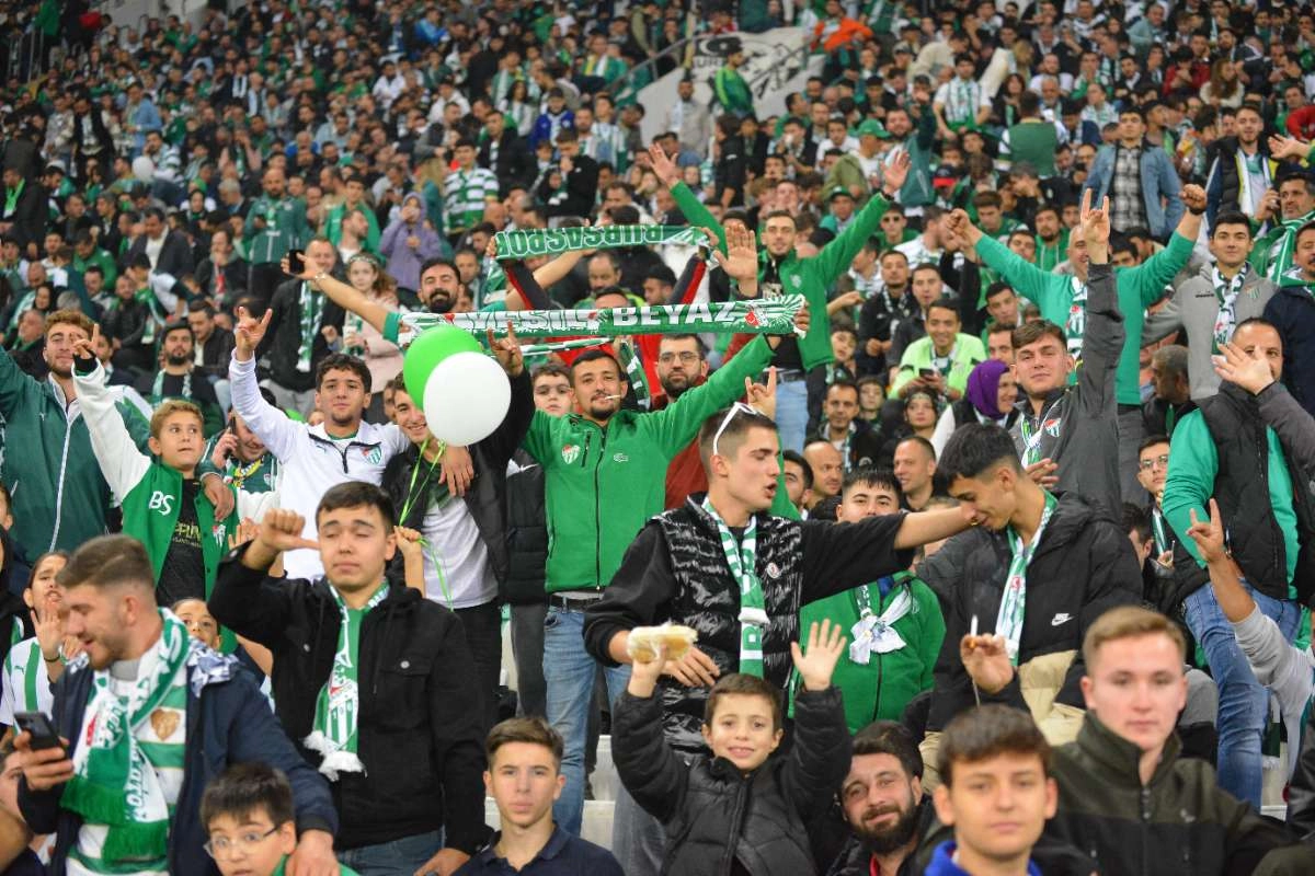 (FOTO GALERİ) Bursaspor-Menemen FK Taraftar Fotoğrafları-3