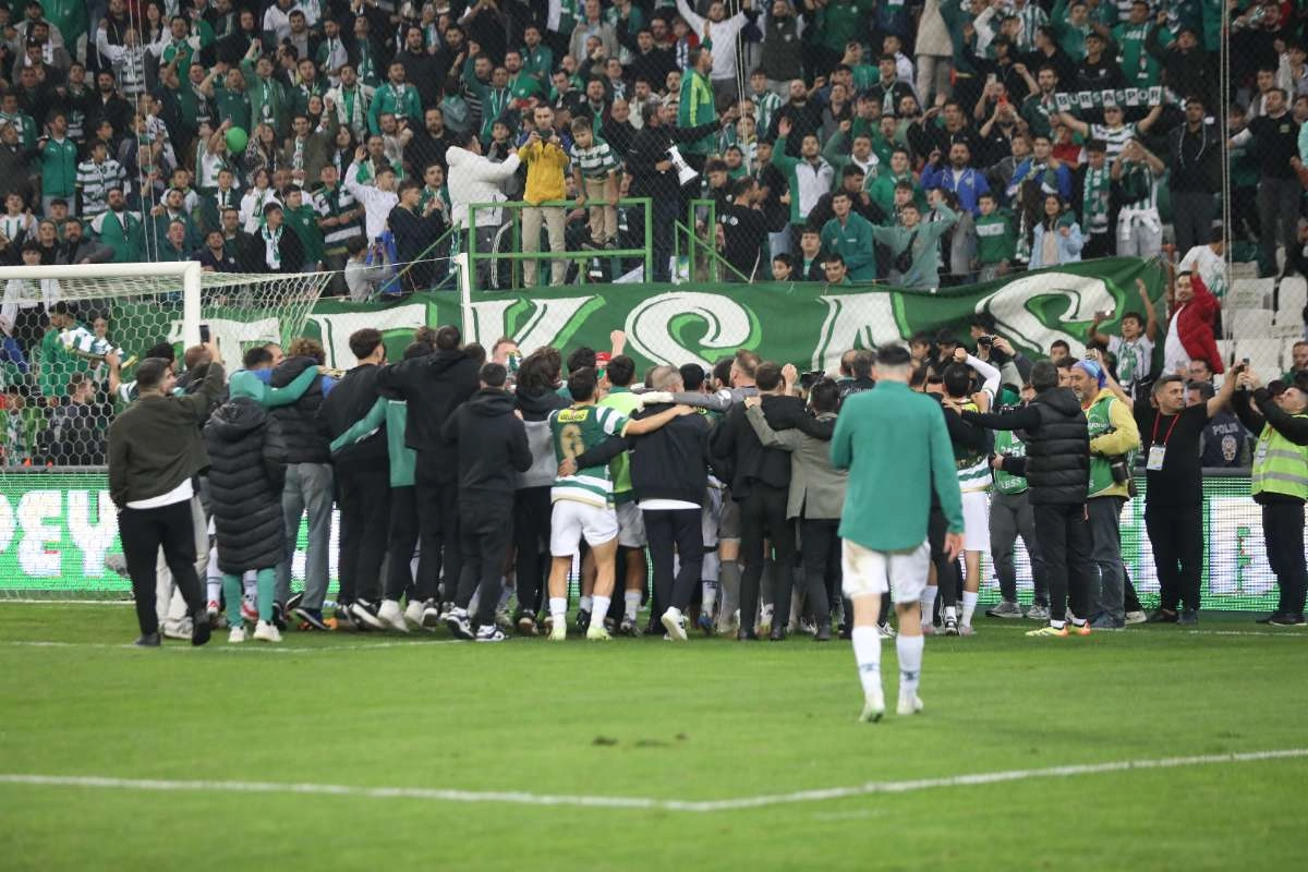 (FOTO GALERİ) Bursaspor-Menemen FK Taraftar Fotoğrafları-2