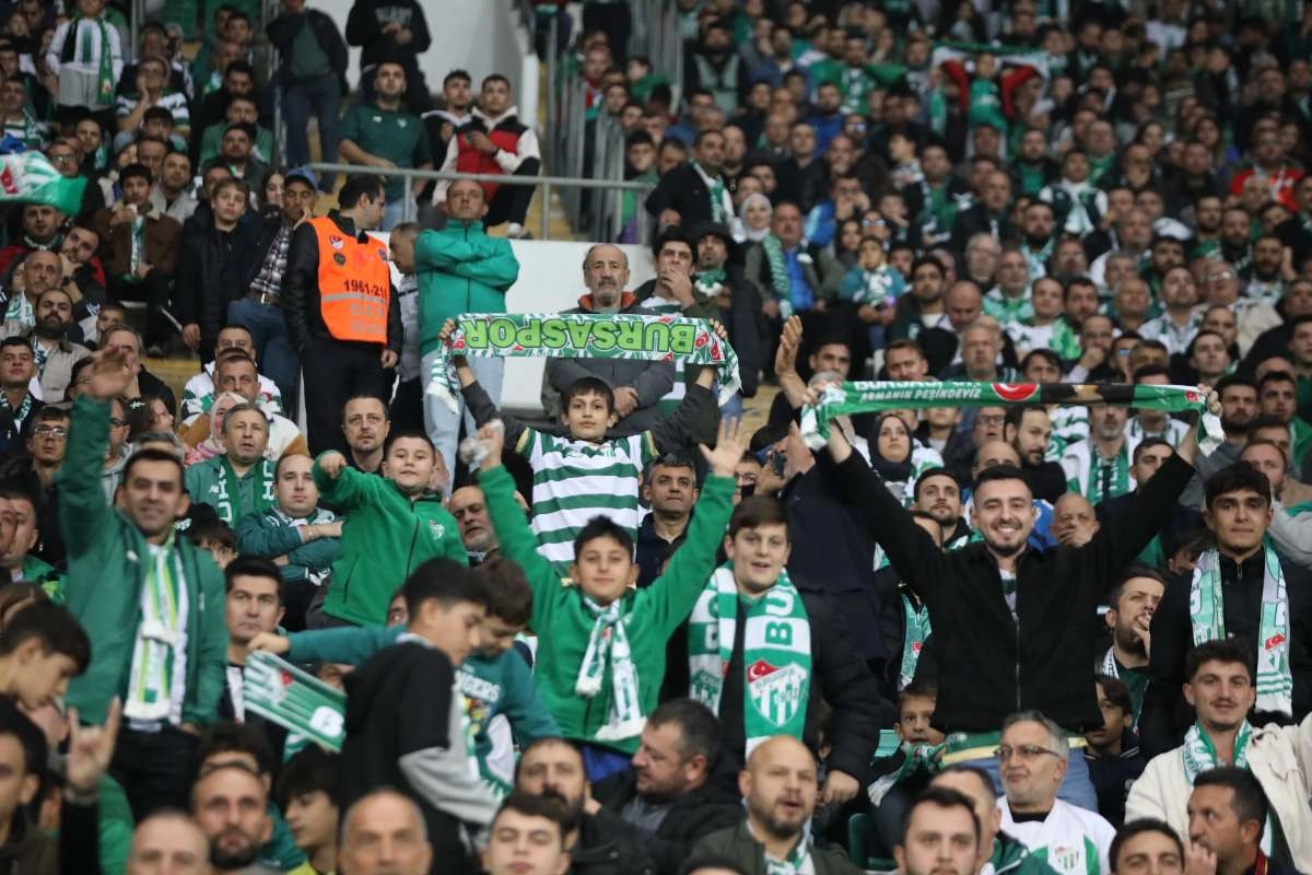 (FOTO GALERİ) Bursaspor-Menemen FK Taraftar Fotoğrafları-2