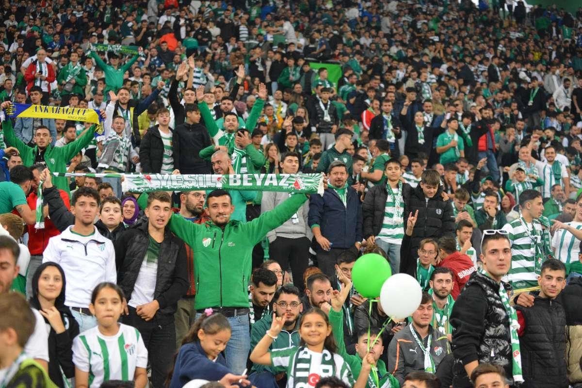 (FOTO GALERİ) Bursaspor-Menemen FK Taraftar Fotoğrafları-3