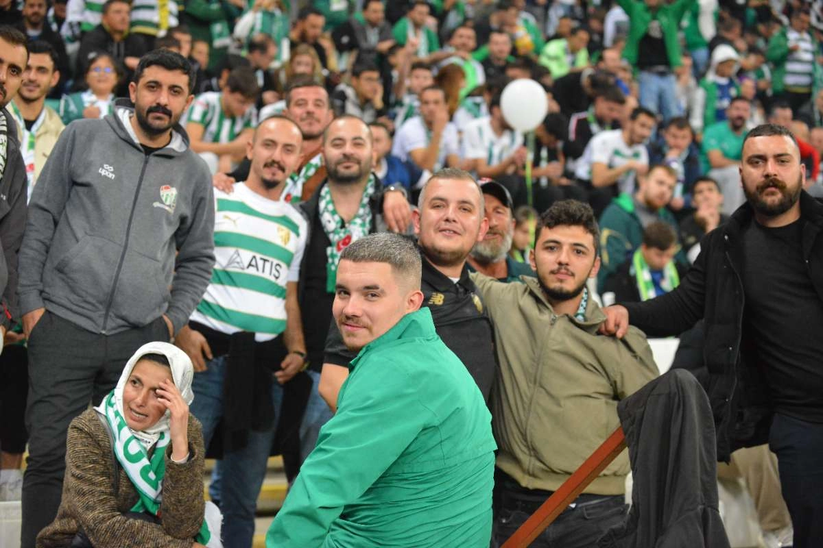 (FOTO GALERİ) Bursaspor-Menemen FK Taraftar Fotoğrafları-3