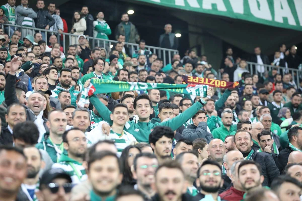 (FOTO GALERİ) Bursaspor-Menemen FK Taraftar Fotoğrafları-2