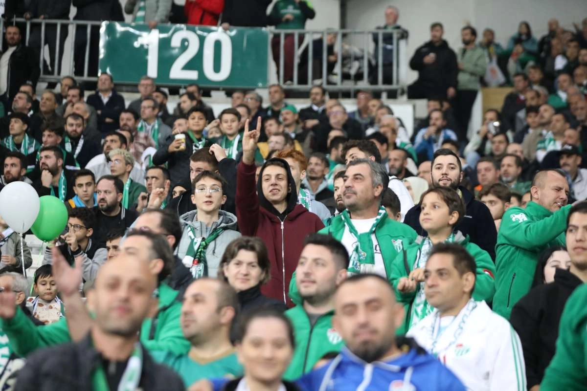 (FOTO GALERİ) Bursaspor-Menemen FK Taraftar Fotoğrafları-2