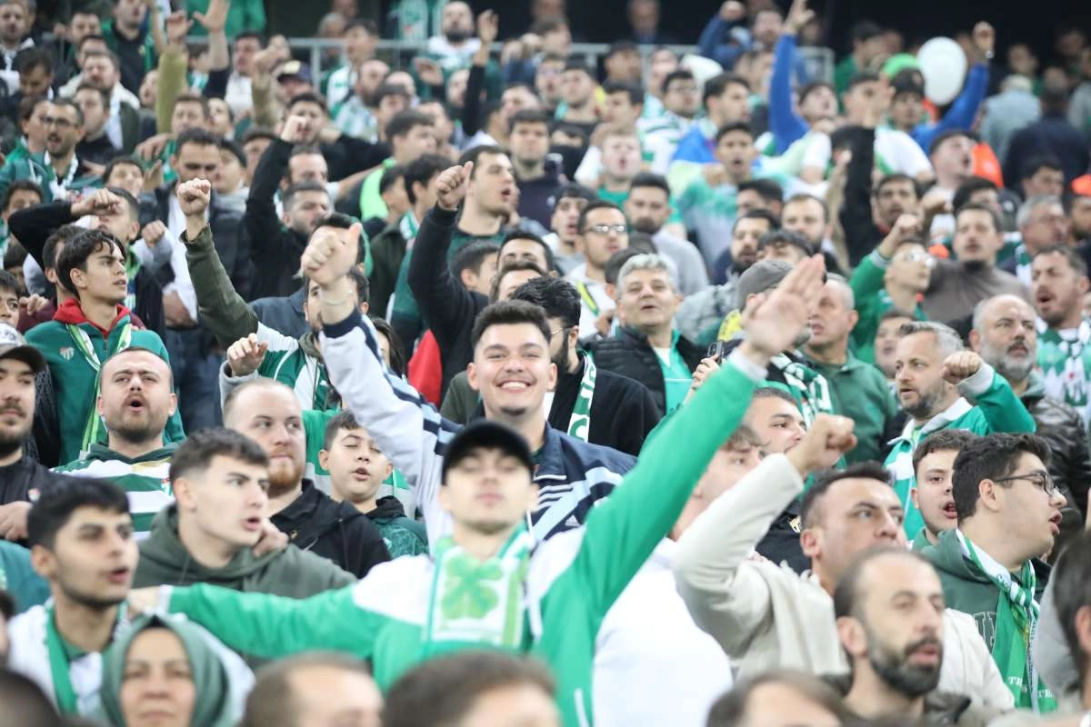 (FOTO GALERİ) Bursaspor-Menemen FK Taraftar Fotoğrafları-2