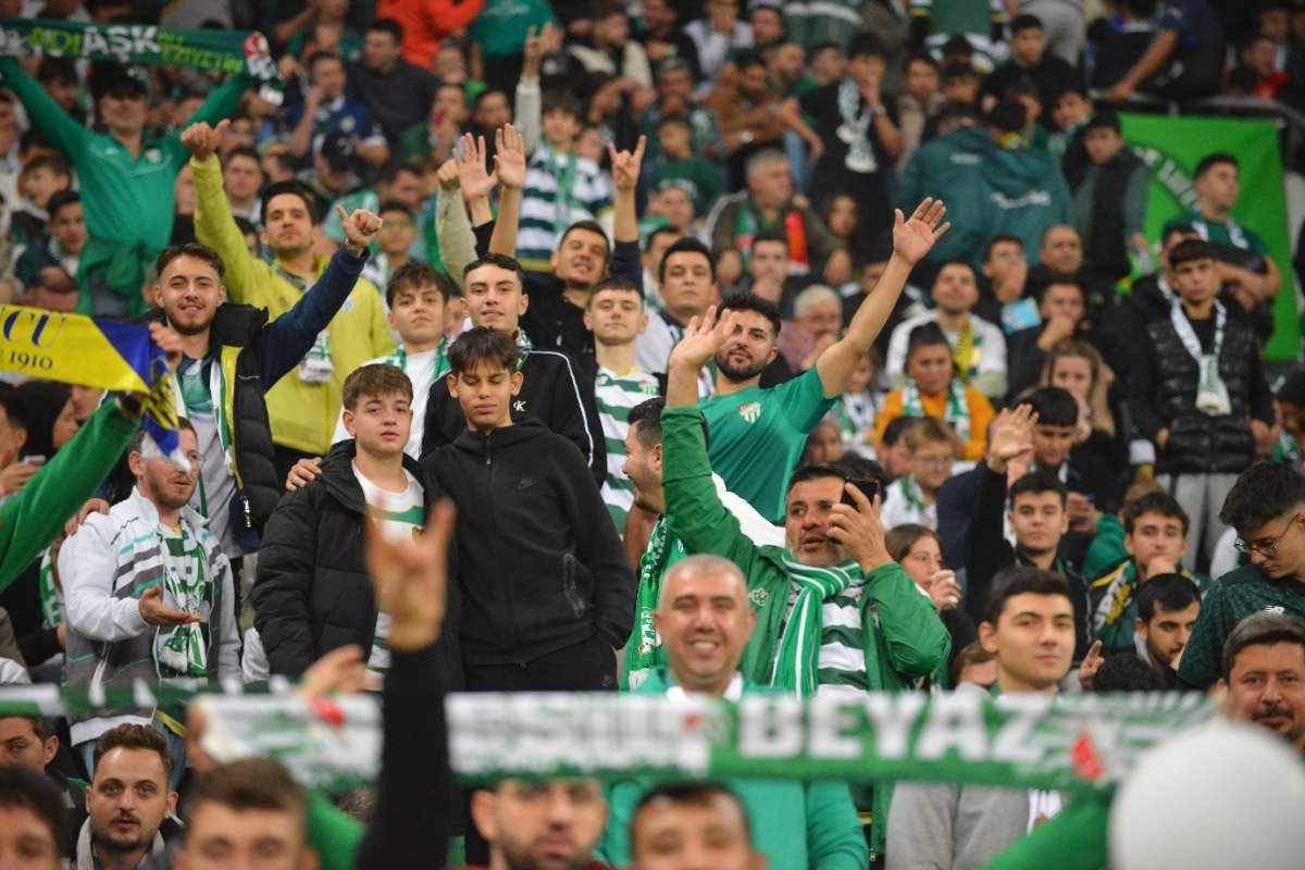 (FOTO GALERİ) Bursaspor-Menemen FK Taraftar Fotoğrafları-3