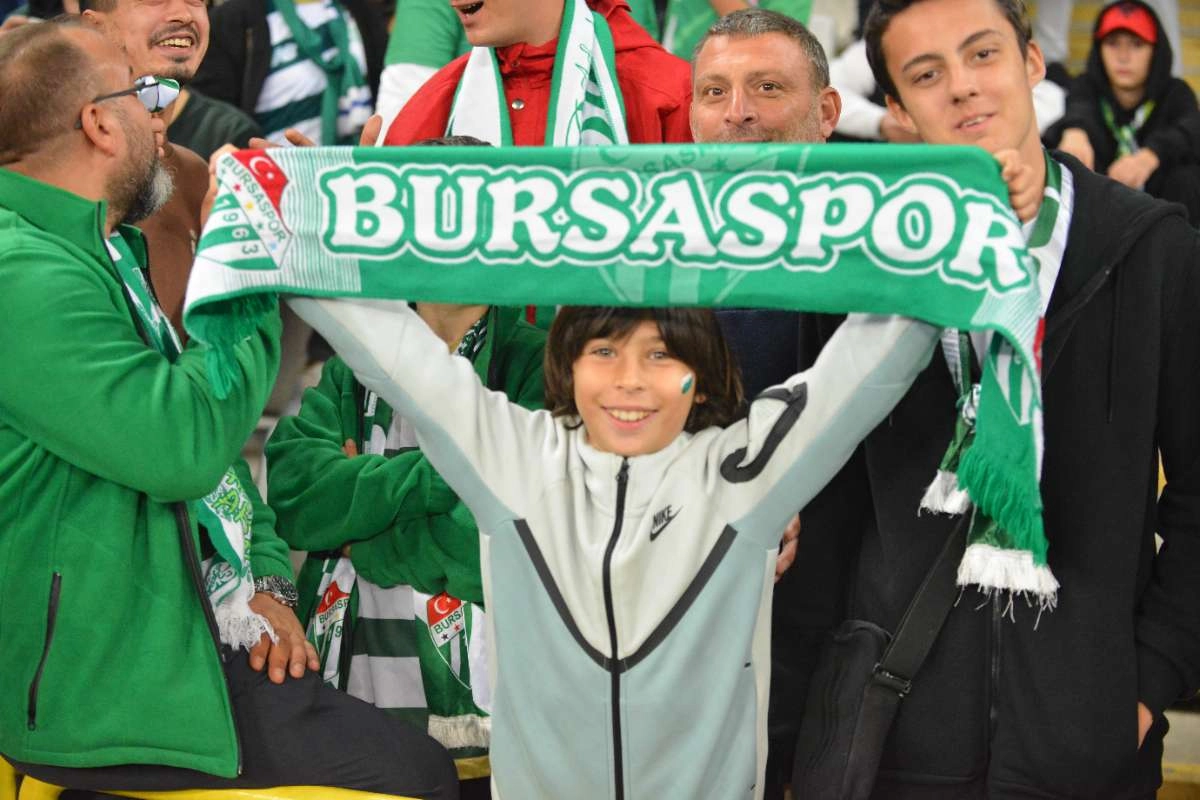 (FOTO GALERİ) Bursaspor-Menemen FK Taraftar Fotoğrafları-3
