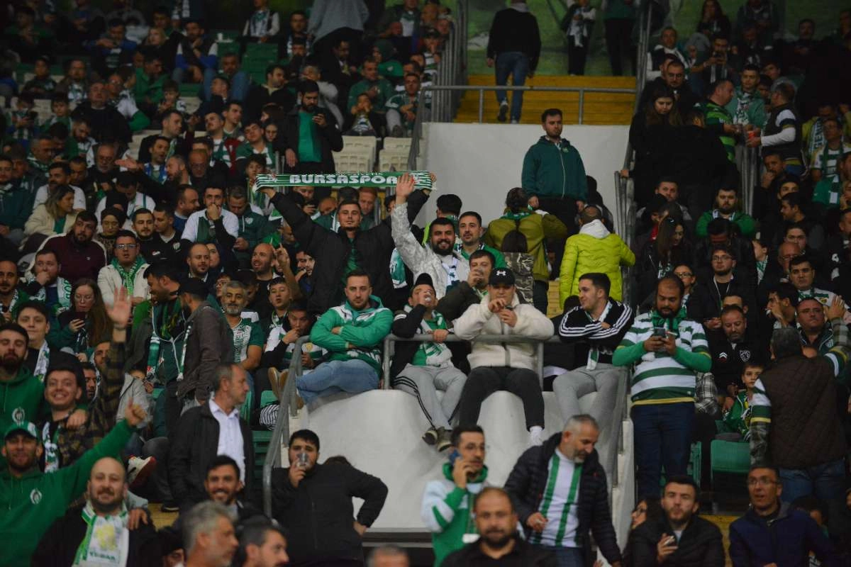 (FOTO GALERİ) Bursaspor-Menemen FK Taraftar Fotoğrafları-3