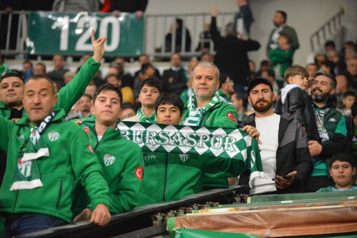 (FOTO GALERİ) Bursaspor-Menemen FK Taraftar Fotoğrafları-3