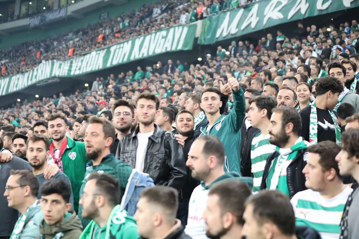 (FOTO GALERİ) Bursaspor-Menemen FK Taraftar Fotoğrafları-2