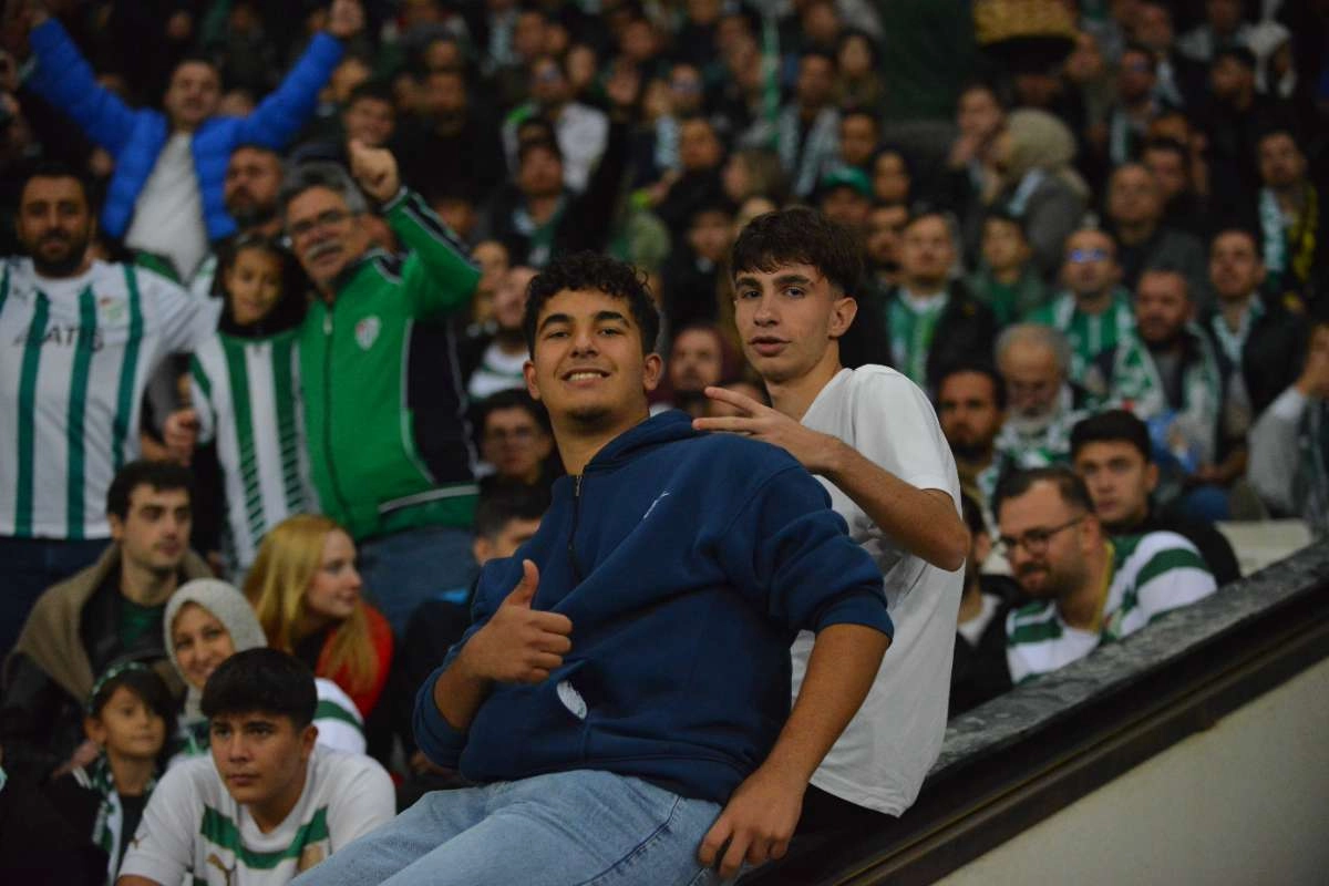 (FOTO GALERİ) Bursaspor-Menemen FK Taraftar Fotoğrafları-3