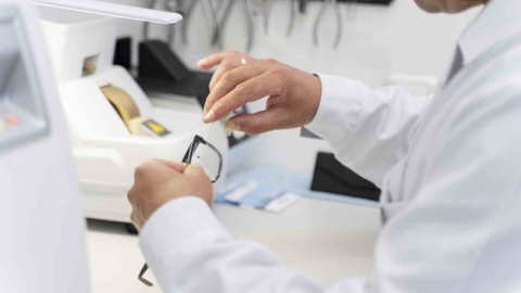 Akıllı lens ameliyatı hayat kalitesini artırıyor