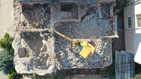 Bursa Osmangazi’de ruhsatsız katlara anında müdahale