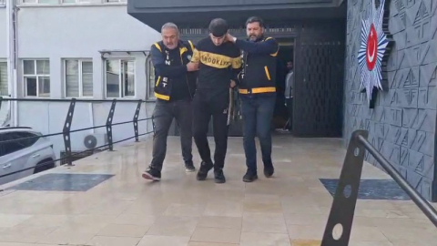 Eşini 45 bıçak darbesiyle öldüren zanlı adliyede