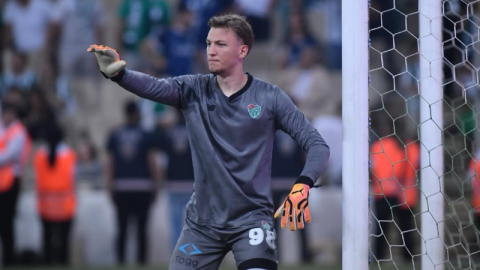 Genç eldivene Milli davet