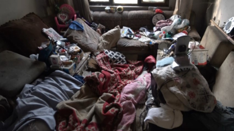 Nilüfer'de çöp eve Belediye müdahalesi