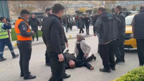 Hastane önünde feci kaza