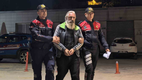 Pazarda uyuşturucu satarken yakalandı