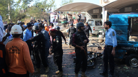 Pakistan’daki intihar saldırısını Pakistan Talibanı üstlendi